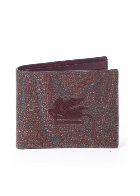 Shop ETRO  Portafoglio: Etro portafoglio piccolo realizzato nell'iconica tela Paisley jacquard, arricchita dal logo ETRO Pegaso ricamato a filo dall'effetto tridimensionale.
Dimensioni: 11 x 9 cm
Esterno: Tessuto di cotone Paisley jacquard spalmato con grana opaca e doppiato in tela.
Interno: 100% pelle di vitello.
Fodera: 100% nylon.
Ricamo: 100% poliestere.
Scomparto per banconote.
Tre spazi porta carte.
Tre tasche piatte.
Made in Italy.. 1F557 7863-0600